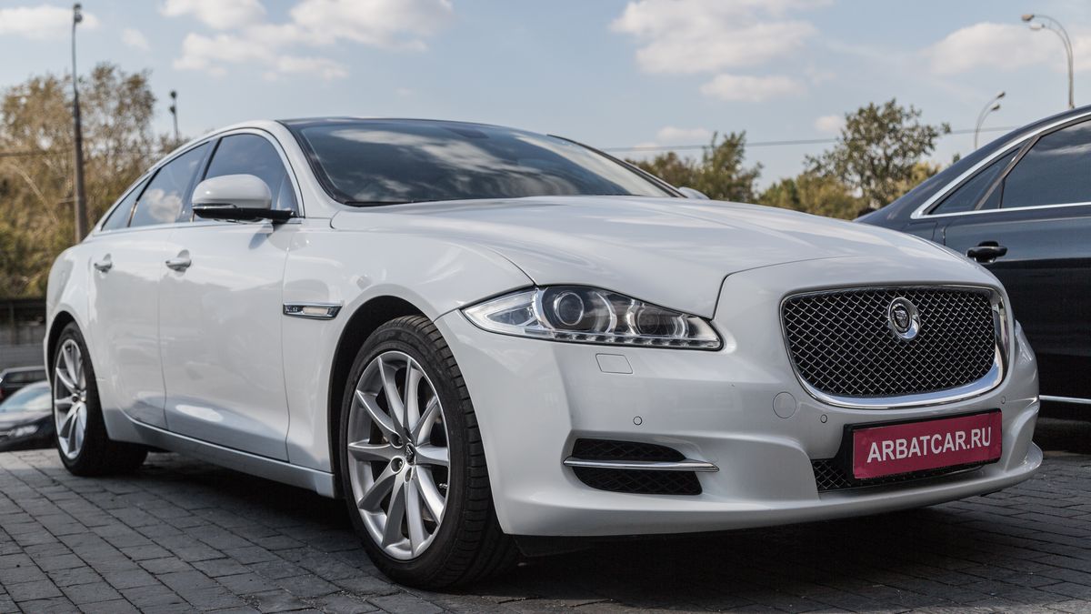 Jaguar XJ 